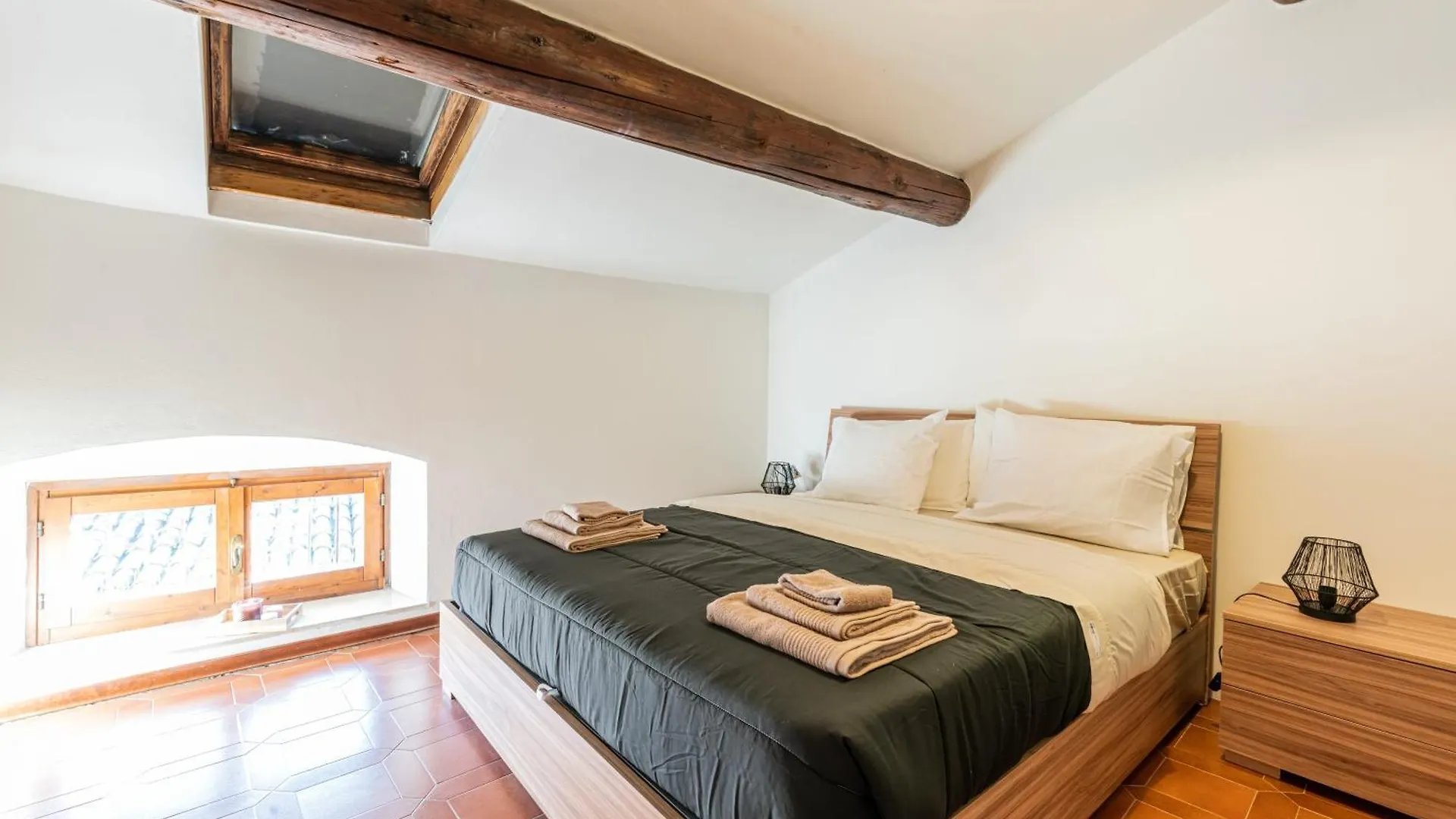 Apt Centrale Vista Lago Incredibile Posizione Apartment Desenzano del Garda Italy